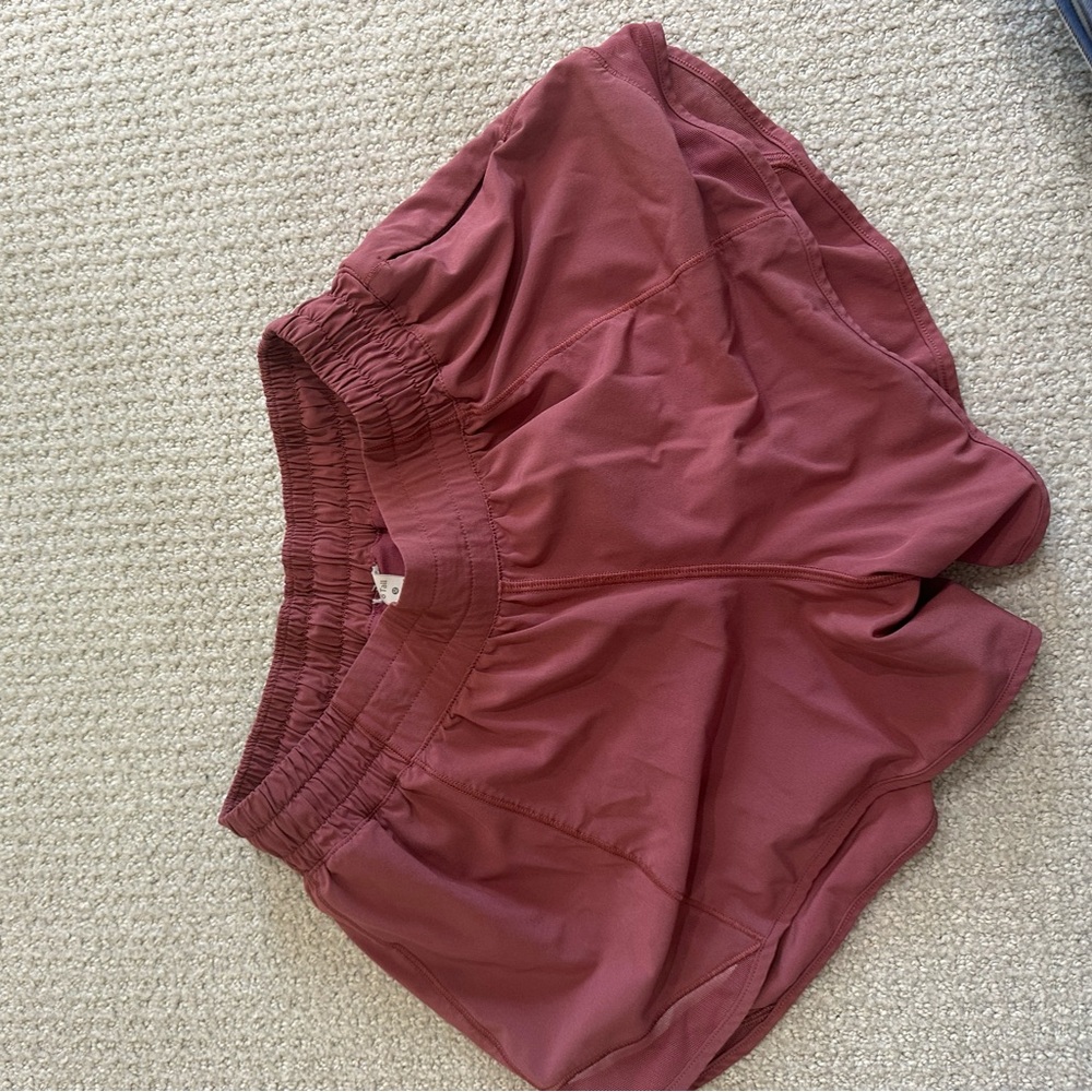 Lululemon hotty hot 4”